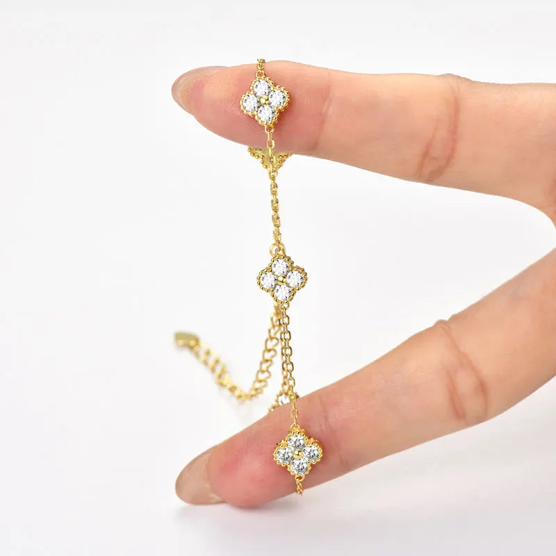 Élanor Jewels Moissanite Clover Bracelet