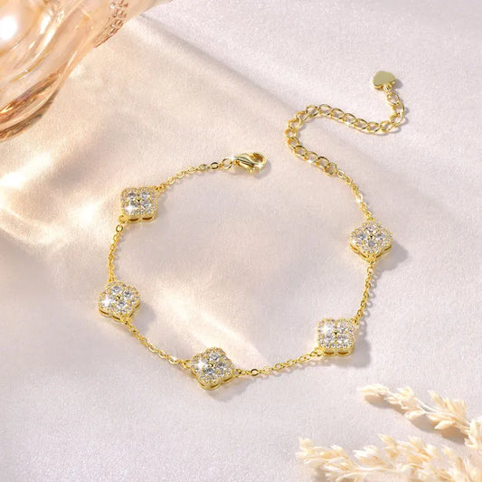 Élanor Jewels Moissanite Clover Bracelet