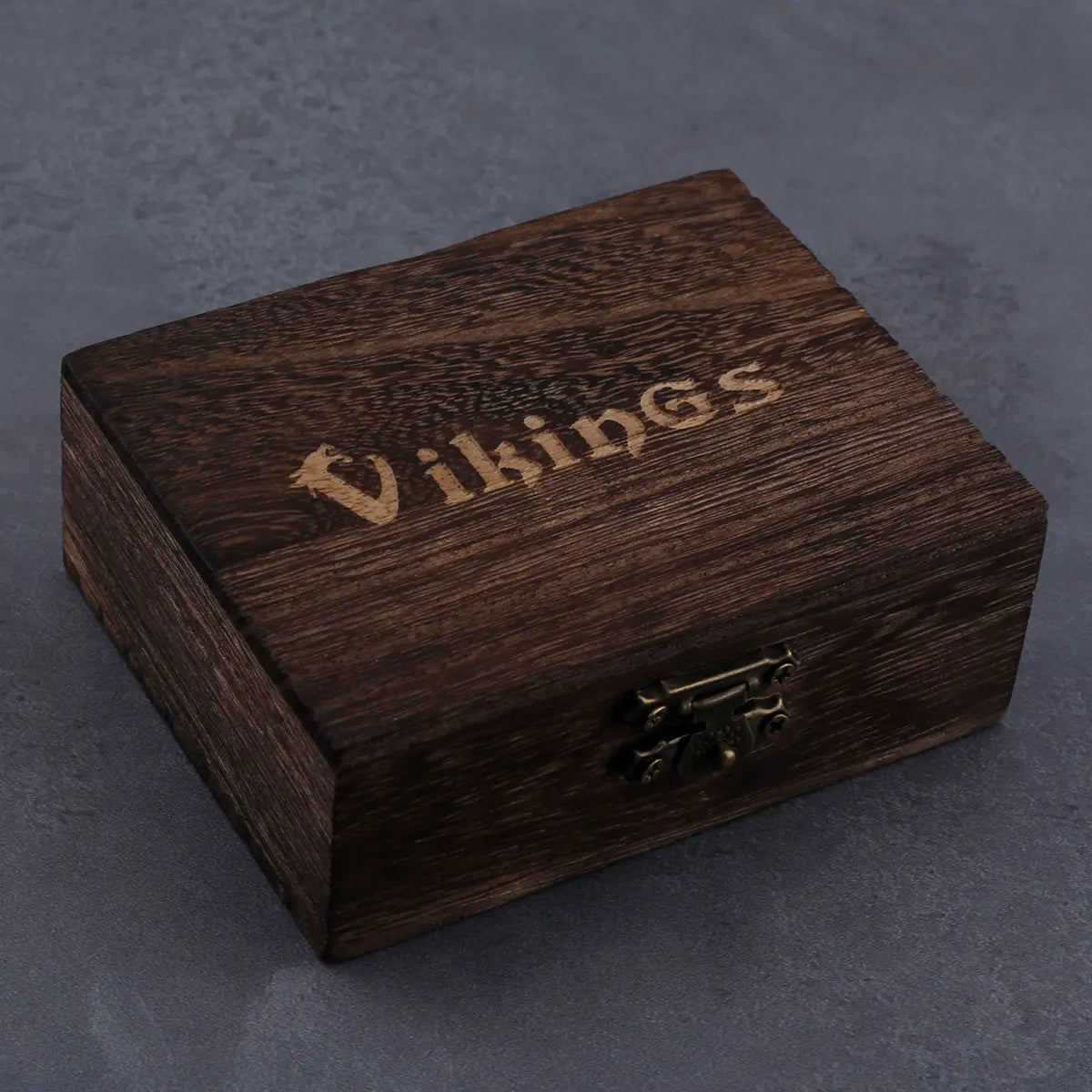 Blackcraft Cult Gothic Hand Holding Skull Ring Men's Retro Rock Index Finger Hip Hop Ring Biker Street Simple Jewelry Gift Wooden Box Skull Gothic Black